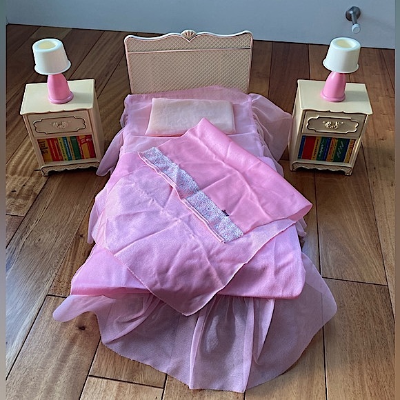 Toys Vintage Barbie Doll Bedroom Set With Bed 2 Nightstands Lamps